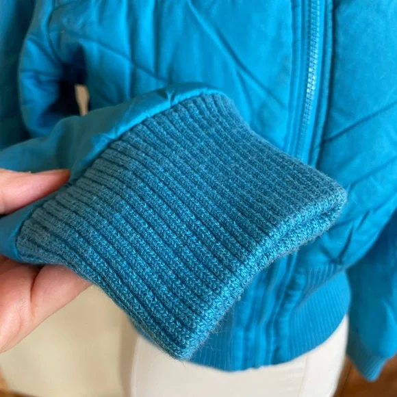 Cropped Puffer Jacket - Picture 3 of 7